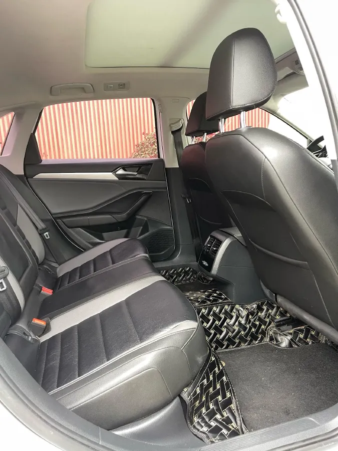 2019 Jeep Renegade 1.3T 173HP L4 7DCT,autocango,china used car exporter,china ev exporter,chinese used car exporter,chinese used ev exporter