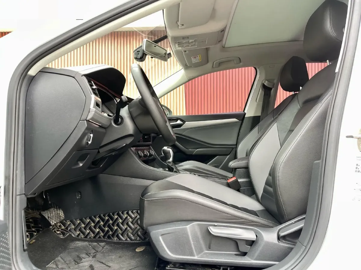 2019 Jeep Renegade 1.3T 173HP L4 7DCT,autocango,china used car exporter,china ev exporter,chinese used car exporter,chinese used ev exporter