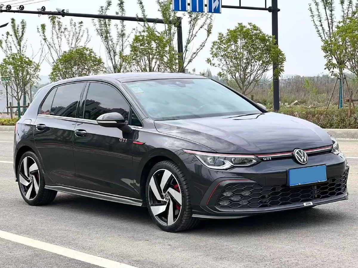 2023 Volkswagen GolfGTI 2.0T 220HP L4 7DCT,autocango,china used car exporter,china ev exporter,chinese used car exporter,chinese used ev exporter