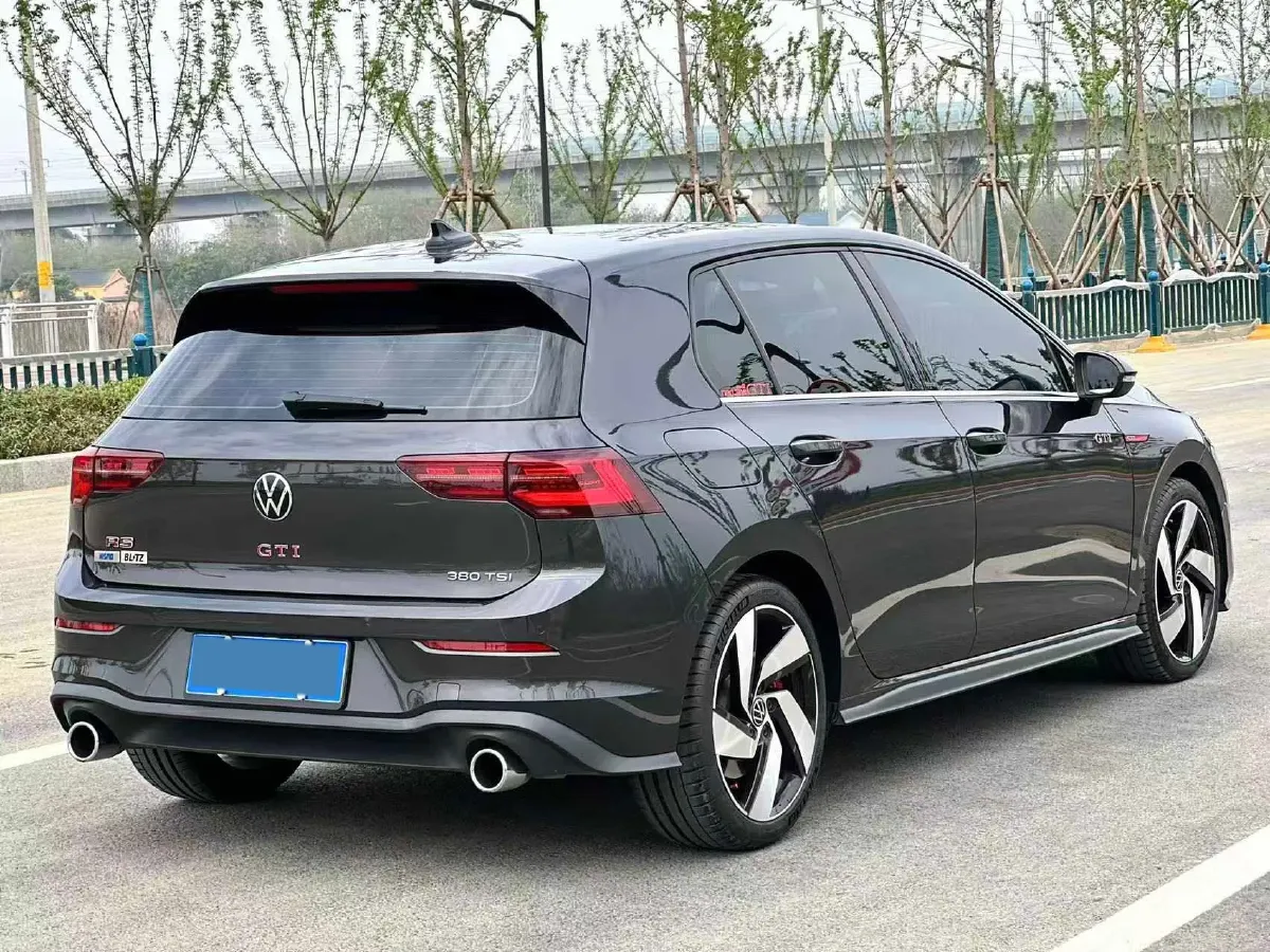 2023 Volkswagen GolfGTI 2.0T 220HP L4 7DCT,autocango,china used car exporter,china ev exporter,chinese used car exporter,chinese used ev exporter