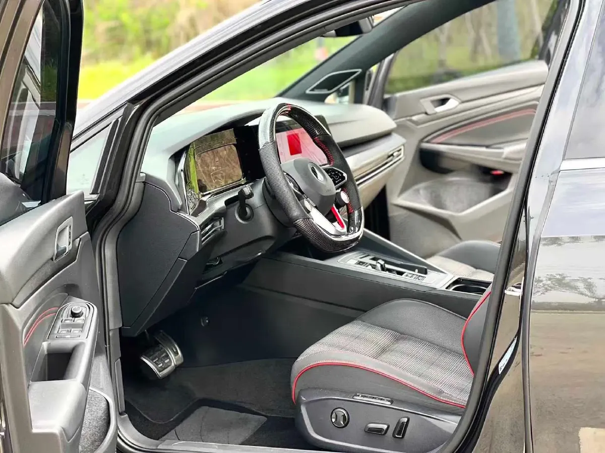 2023 Volkswagen GolfGTI 2.0T 220HP L4 7DCT,autocango,china used car exporter,china ev exporter,chinese used car exporter,chinese used ev exporter
