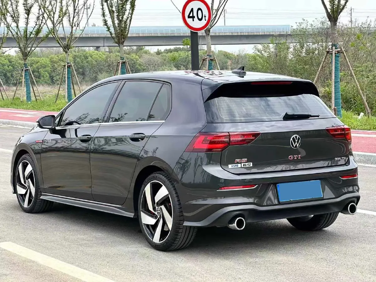 2023 Volkswagen GolfGTI 2.0T 220HP L4 7DCT,autocango,china used car exporter,china ev exporter,chinese used car exporter,chinese used ev exporter