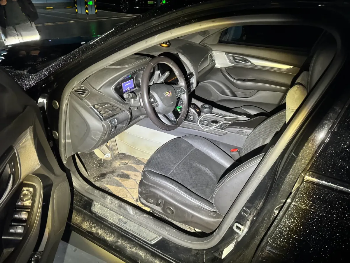 2021 Cadillac CT5 2.0T 237HP L4 10AT,autocango,china used car exporter,china ev exporter,chinese used car exporter,chinese used ev exporter