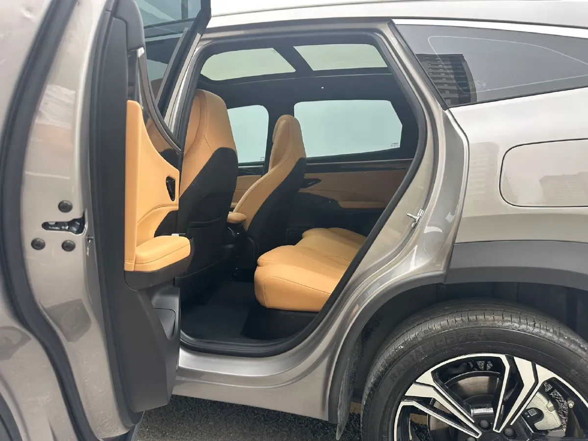 2024 Geely Galaxy L7 1.5T 163HP L4 3DHT PHEV 18.7KWH,autocango,china used car exporter,china ev exporter,chinese used car exporter,chinese used ev exporter