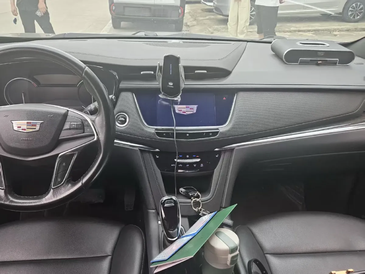 2021 Cadillac XT5 2.0T 237HP L4 9AT,autocango,china used car exporter,china ev exporter,chinese used car exporter,chinese used ev exporter