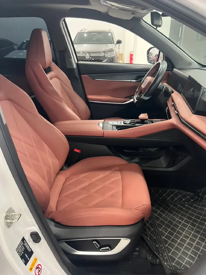 2023 ChangAn CS75 Plus 1.5T 188HP L4 8AT,autocango,china used car exporter,china ev exporter,chinese used car exporter,chinese used ev exporter