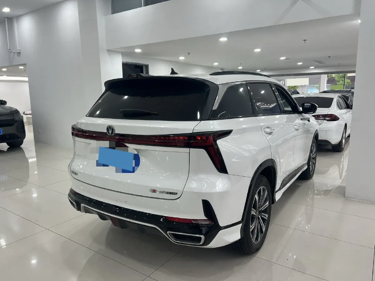 2023 ChangAn CS75 Plus 1.5T 188HP L4 8AT,autocango,china used car exporter,china ev exporter,chinese used car exporter,chinese used ev exporter