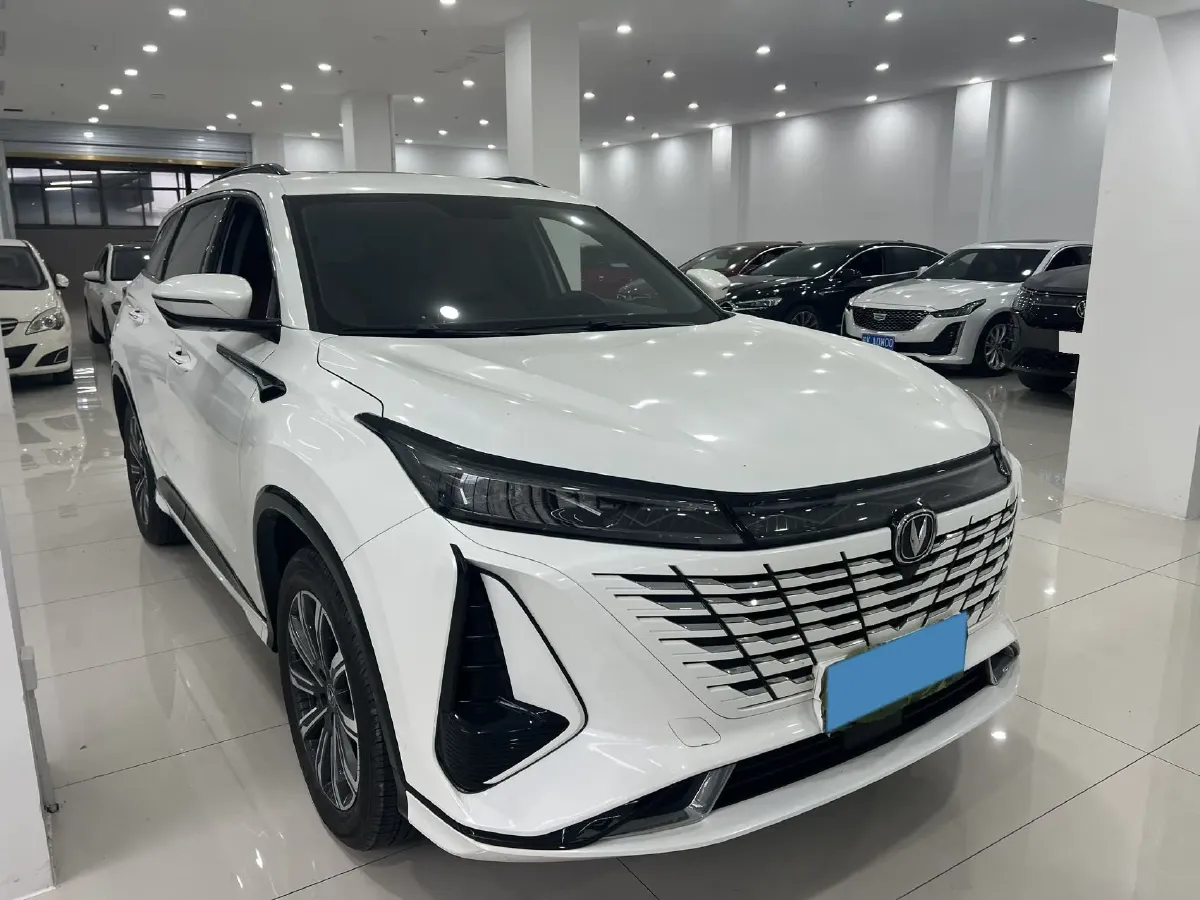 2023 ChangAn CS75 Plus 1.5T 188HP L4 8AT,autocango,china used car exporter,china ev exporter,chinese used car exporter,chinese used ev exporter