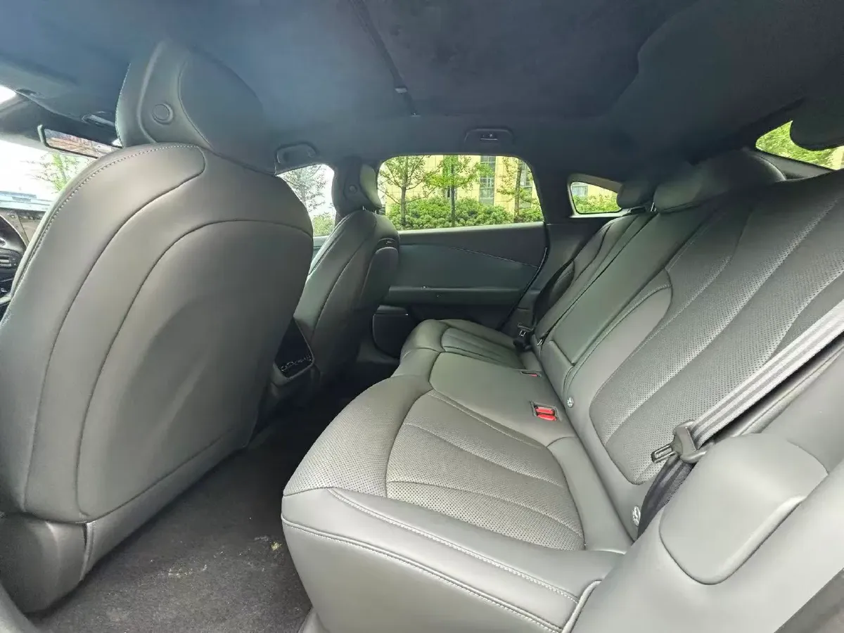 2024 Xpeng P7+ BEV 76.3KWH,autocango,china used car exporter,china ev exporter,chinese used car exporter,chinese used ev exporter