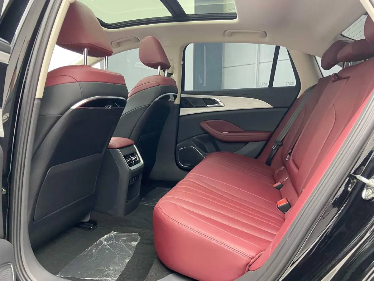 2025 HongQi H5 1.5T 150HP L4 1DHT PHEV,autocango,china used car exporter,china ev exporter,chinese used car exporter,chinese used ev exporter