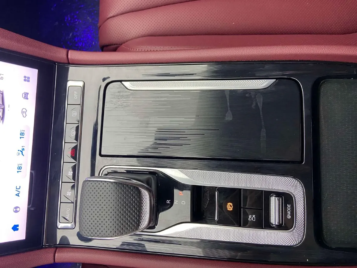 2025 HongQi H5 1.5T 150HP L4 1DHT PHEV,autocango,china used car exporter,china ev exporter,chinese used car exporter,chinese used ev exporter