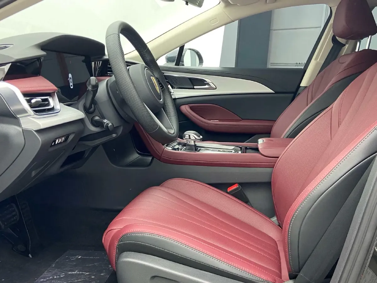 2025 HongQi H5 1.5T 150HP L4 1DHT PHEV,autocango,china used car exporter,china ev exporter,chinese used car exporter,chinese used ev exporter