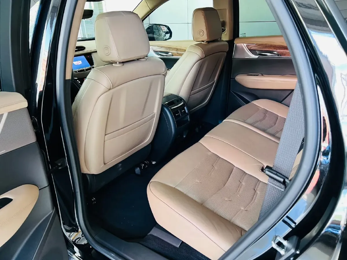 2020 Cadillac XT5 2.0T 237HP L4 9AT,autocango,china used car exporter,china ev exporter,chinese used car exporter,chinese used ev exporter