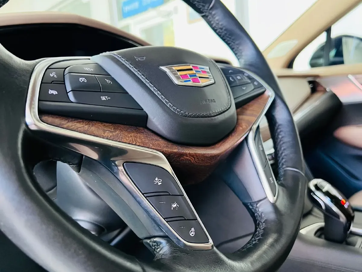 2020 Cadillac XT5 2.0T 237HP L4 9AT,autocango,china used car exporter,china ev exporter,chinese used car exporter,chinese used ev exporter