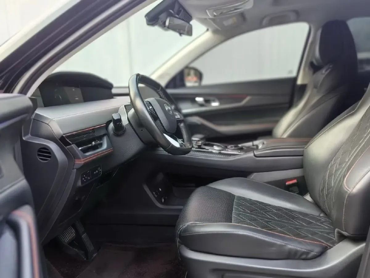 2021 ChangAn UNI-K 2.0T 233HP L4 8AT,autocango,china used car exporter,china ev exporter,chinese used car exporter,chinese used ev exporter