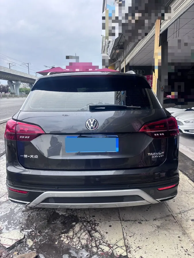 2019 Jeep Cherokee 2.0T 234HP L4 9AT,autocango,china used car exporter,china ev exporter,chinese used car exporter,chinese used ev exporter