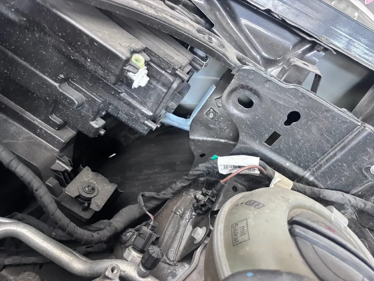 2019 Jeep Cherokee 2.0T 234HP L4 9AT,autocango,china used car exporter,china ev exporter,chinese used car exporter,chinese used ev exporter