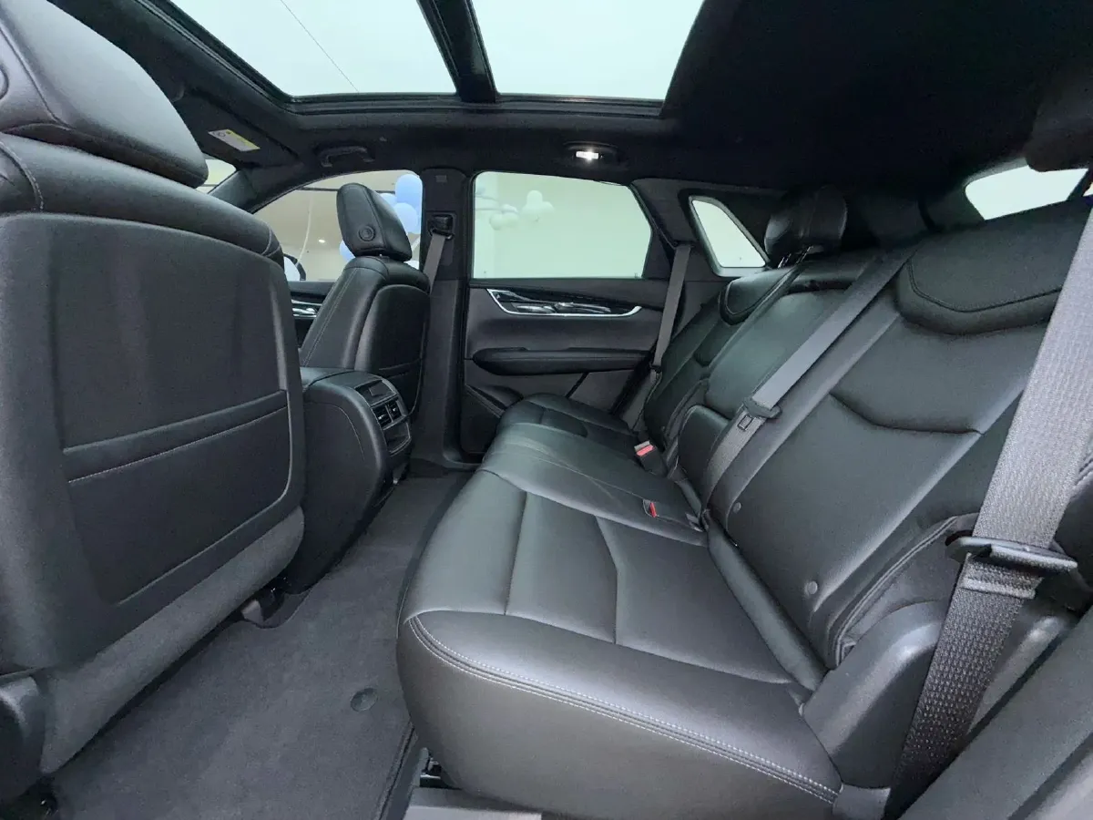 2023 Cadillac XT5 2.0T 237HP L4 9AT,autocango,china used car exporter,china ev exporter,chinese used car exporter,chinese used ev exporter