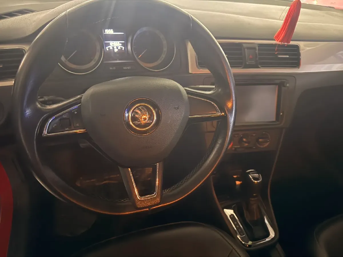 2019 Skoda Rapid Spaceback 1.5L 110HP L4 6AT,autocango,china used car exporter,china ev exporter,chinese used car exporter,chinese used ev exporter