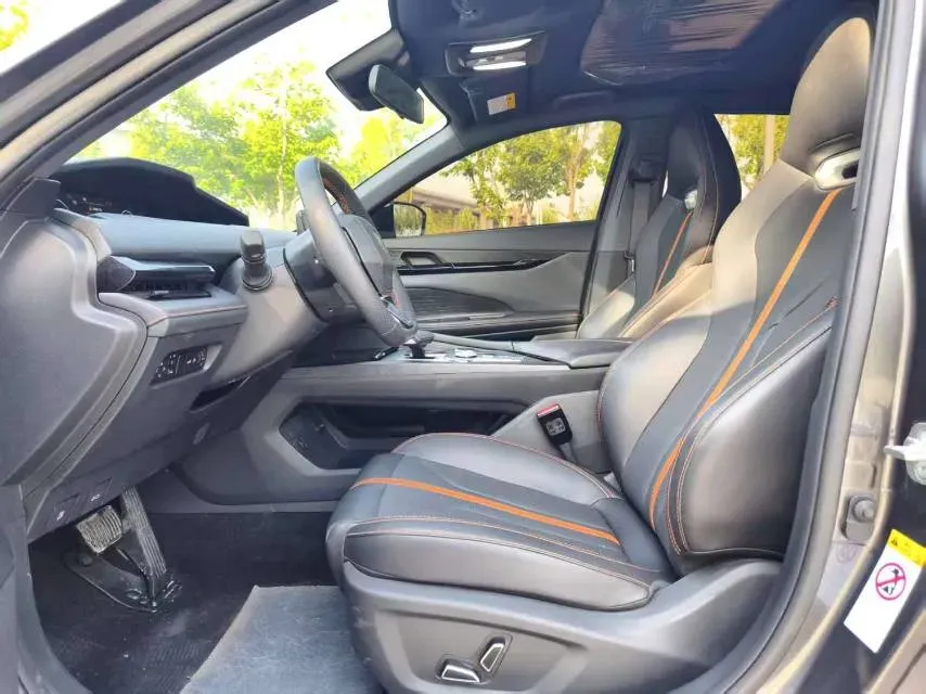 2023 ChangAn UNI-V 1.5T 188HP L4 7DCT,autocango,china used car exporter,china ev exporter,chinese used car exporter,chinese used ev exporter