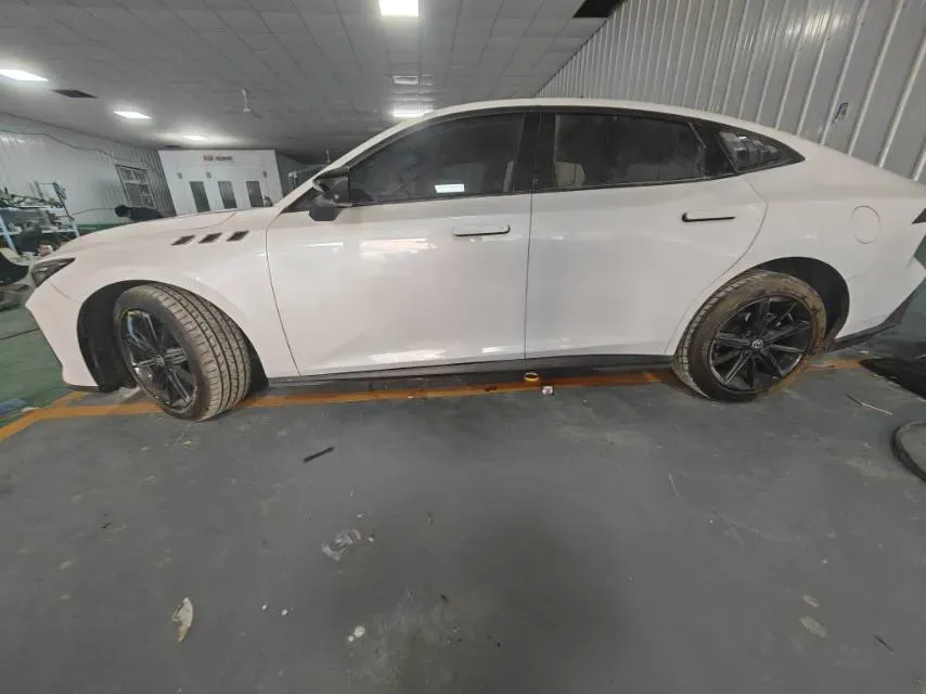 2023 ChangAn UNI-V 1.5T 188HP L4 7DCT,autocango,china used car exporter,china ev exporter,chinese used car exporter,chinese used ev exporter