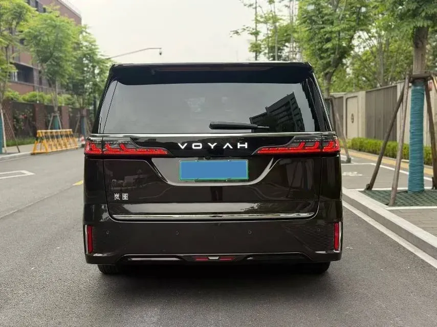 2025 Voyah Dream 1.5T 150HP L4 PHEV 41.7KWH,autocango,china used car exporter,china ev exporter,chinese used car exporter,chinese used ev exporter