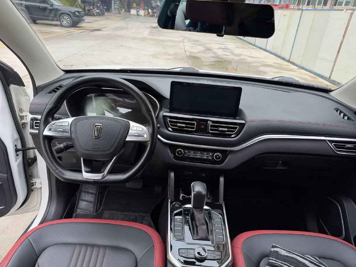 2019 Bestune T33 1.6L 114HP L4 6AT,autocango,china used car exporter,china ev exporter,chinese used car exporter,chinese used ev exporter