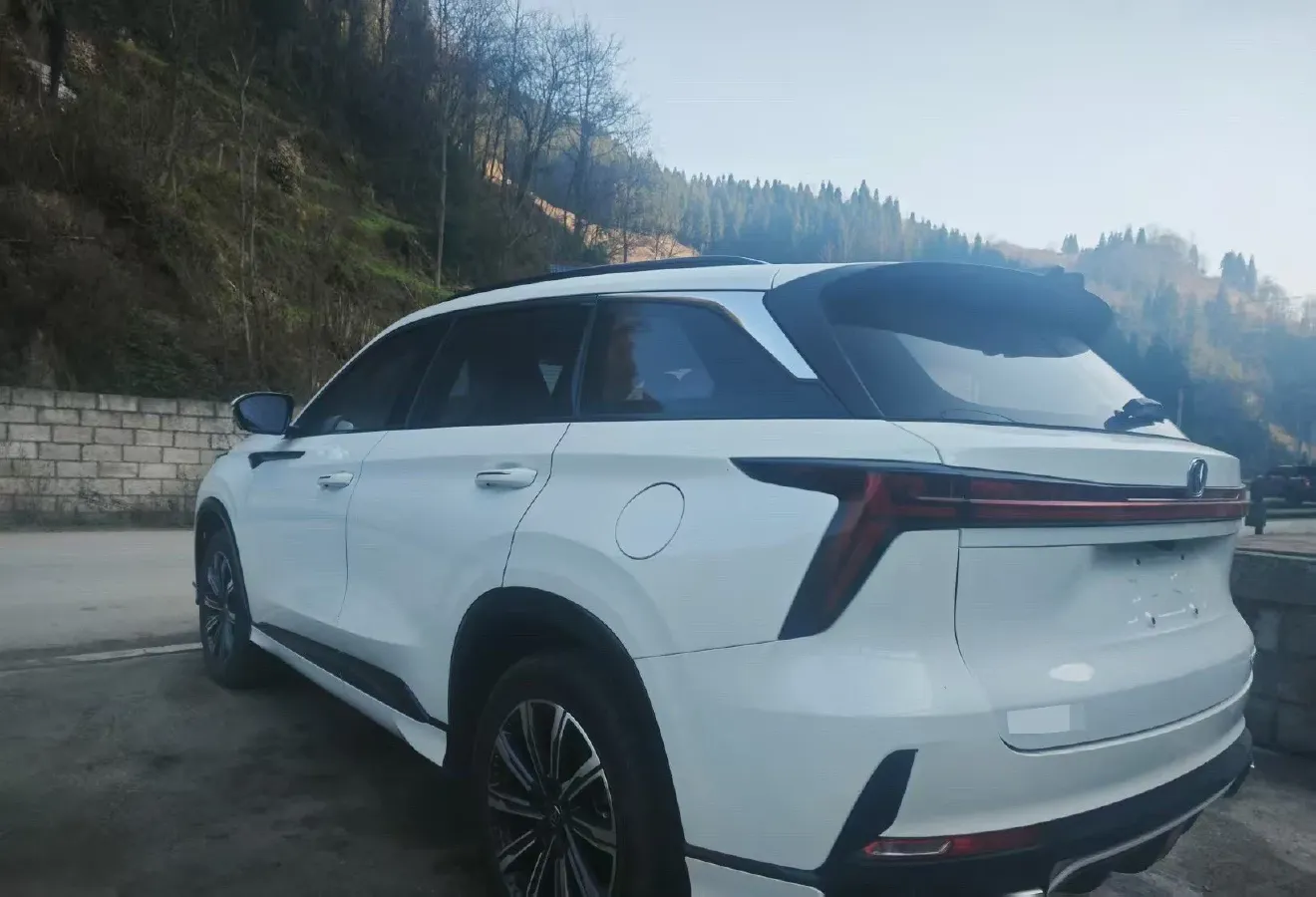 2023 ChangAn CS75 Plus 1.5T 188HP L4 8AT,autocango,china used car exporter,china ev exporter,chinese used car exporter,chinese used ev exporter