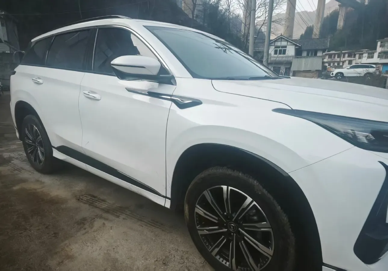2023 ChangAn CS75 Plus 1.5T 188HP L4 8AT,autocango,china used car exporter,china ev exporter,chinese used car exporter,chinese used ev exporter