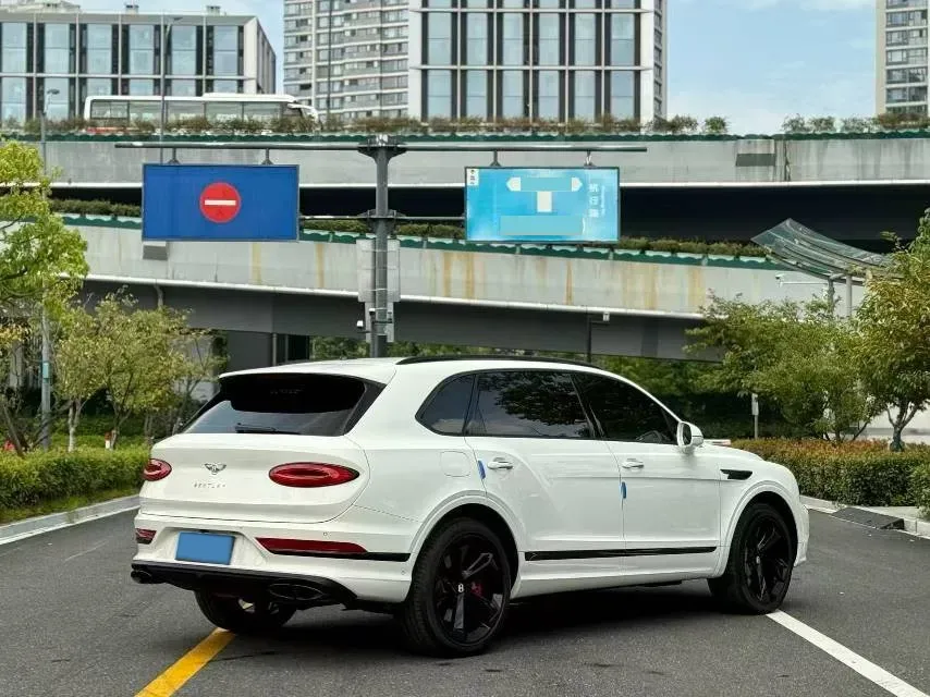 2022 Bentley Bentayga 4.0T 550HP V8 8AT,autocango,china used car exporter,china ev exporter,chinese used car exporter,chinese used ev exporter