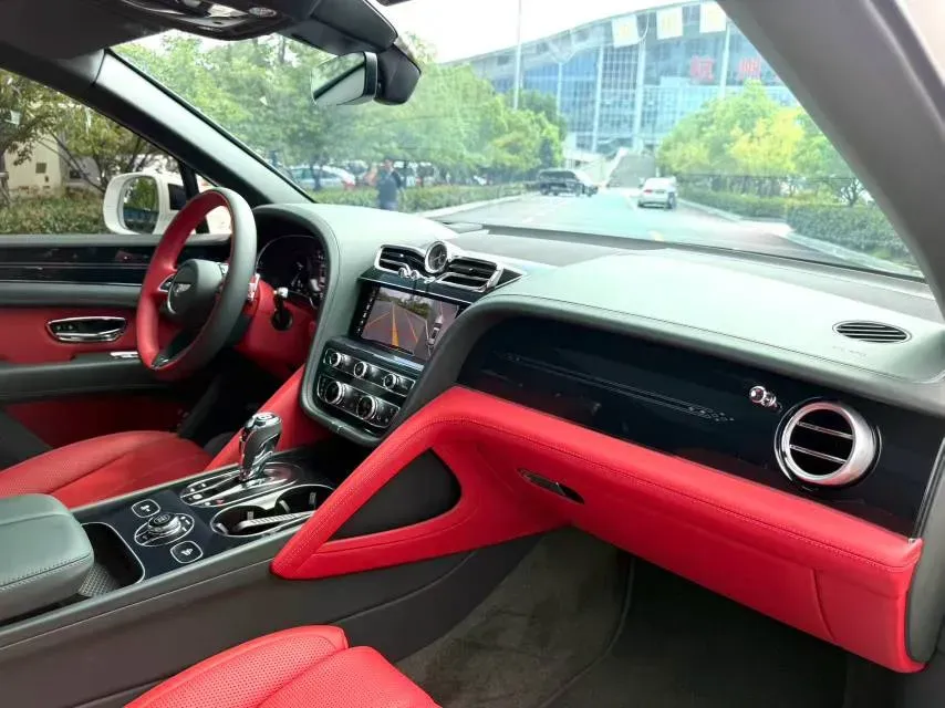 2022 Bentley Bentayga 4.0T 550HP V8 8AT,autocango,china used car exporter,china ev exporter,chinese used car exporter,chinese used ev exporter