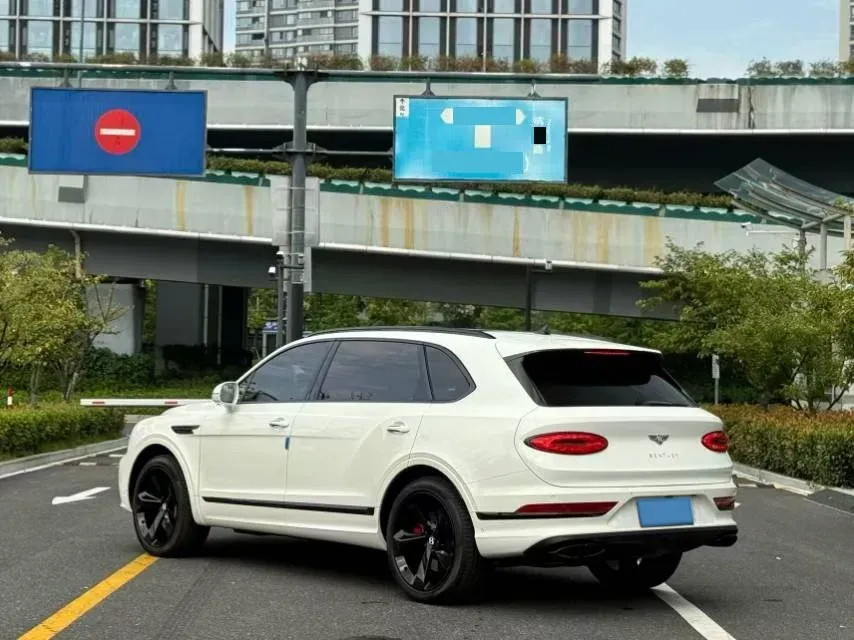 2022 Bentley Bentayga 4.0T 550HP V8 8AT,autocango,china used car exporter,china ev exporter,chinese used car exporter,chinese used ev exporter