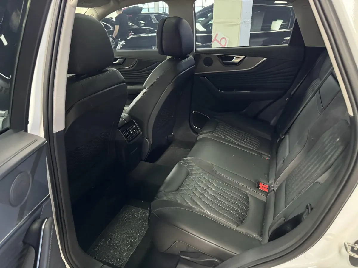 2023 HongQi HS5 2.0T 252HP L4 8AT,autocango,china used car exporter,china ev exporter,chinese used car exporter,chinese used ev exporter