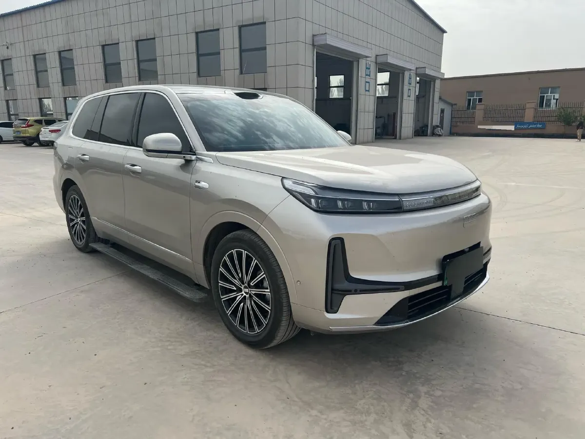 2025 Volkswagen Tiguan L 2.0T 220HP L4 7DCT,autocango,china used car exporter,china ev exporter,chinese used car exporter,chinese used ev exporter