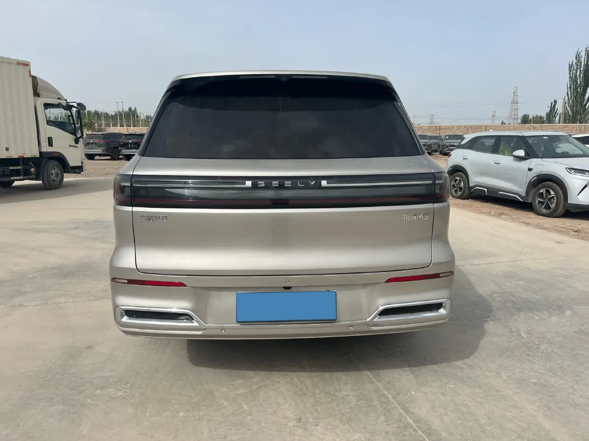 2025 Volkswagen Tiguan L 2.0T 220HP L4 7DCT,autocango,china used car exporter,china ev exporter,chinese used car exporter,chinese used ev exporter