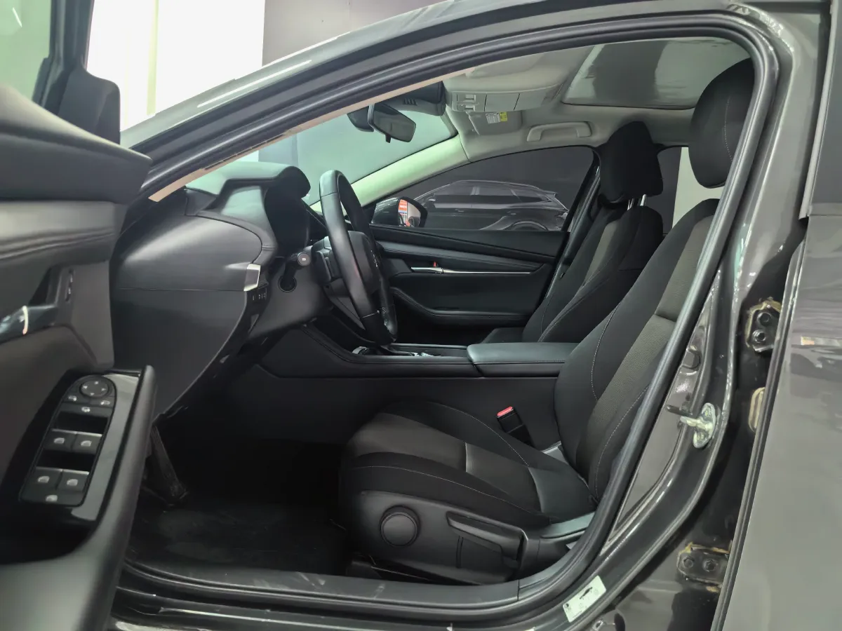 2023 Mazda 3 Axela 2.0L 158HP L4 6AT,autocango,china used car exporter,china ev exporter,chinese used car exporter,chinese used ev exporter