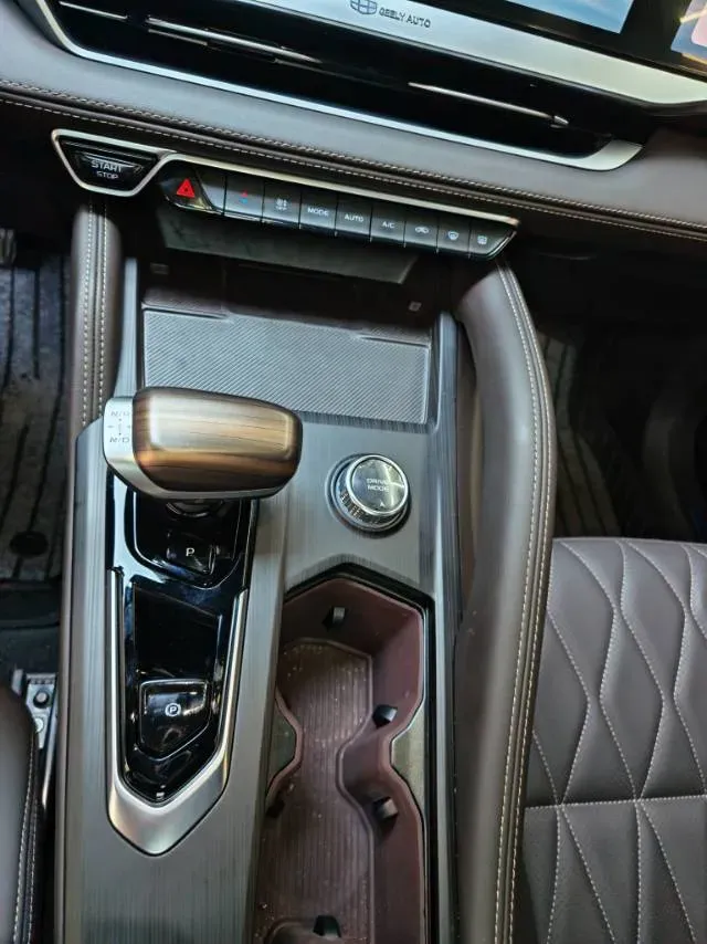 2025 Geely Monjaro 2.0T 238HP L4 8AT,autocango,china used car exporter,china ev exporter,chinese used car exporter,chinese used ev exporter