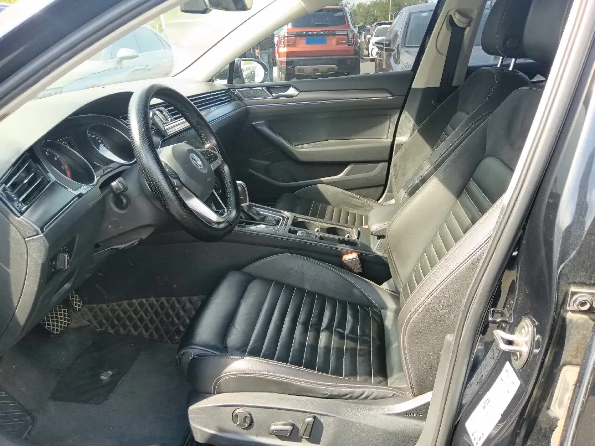 2020 Volkswagen Magotan 2.0T 186HP L4 7DCT,autocango,china used car exporter,china ev exporter,chinese used car exporter,chinese used ev exporter