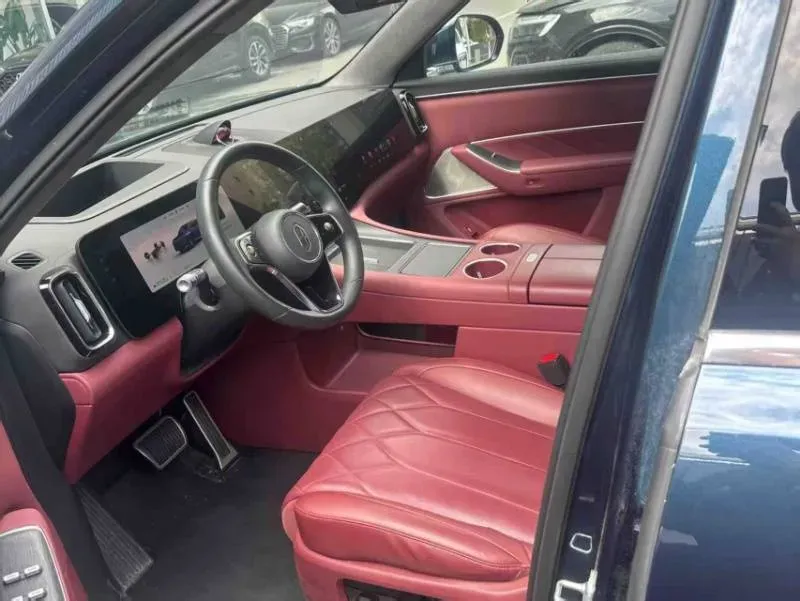 2025 AITO AITO M8 REEV 160HP REEV 53.4KWH,autocango,china used car exporter,china ev exporter,chinese used car exporter,chinese used ev exporter