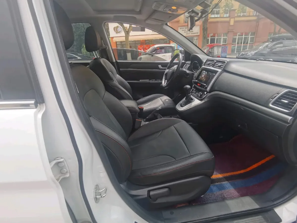 2019 Haval M6 1.5T 150HP L4 7DCT,autocango,china used car exporter,china ev exporter,chinese used car exporter,chinese used ev exporter