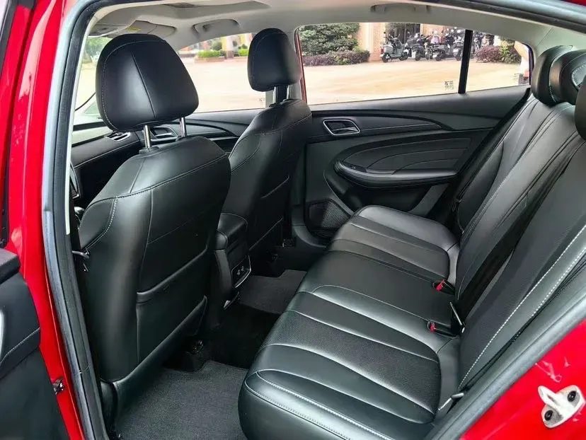 2020 Roewe i5 1.5L 120HP L4 CVT,autocango,china used car exporter,china ev exporter,chinese used car exporter,chinese used ev exporter