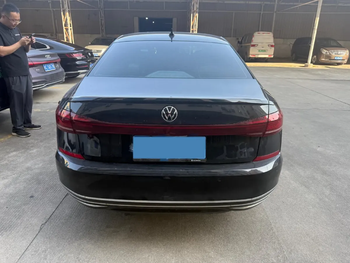 2023 Volkswagen Passat 2.0T 186HP L4 7DCT,autocango,china used car exporter,china ev exporter,chinese used car exporter,chinese used ev exporter