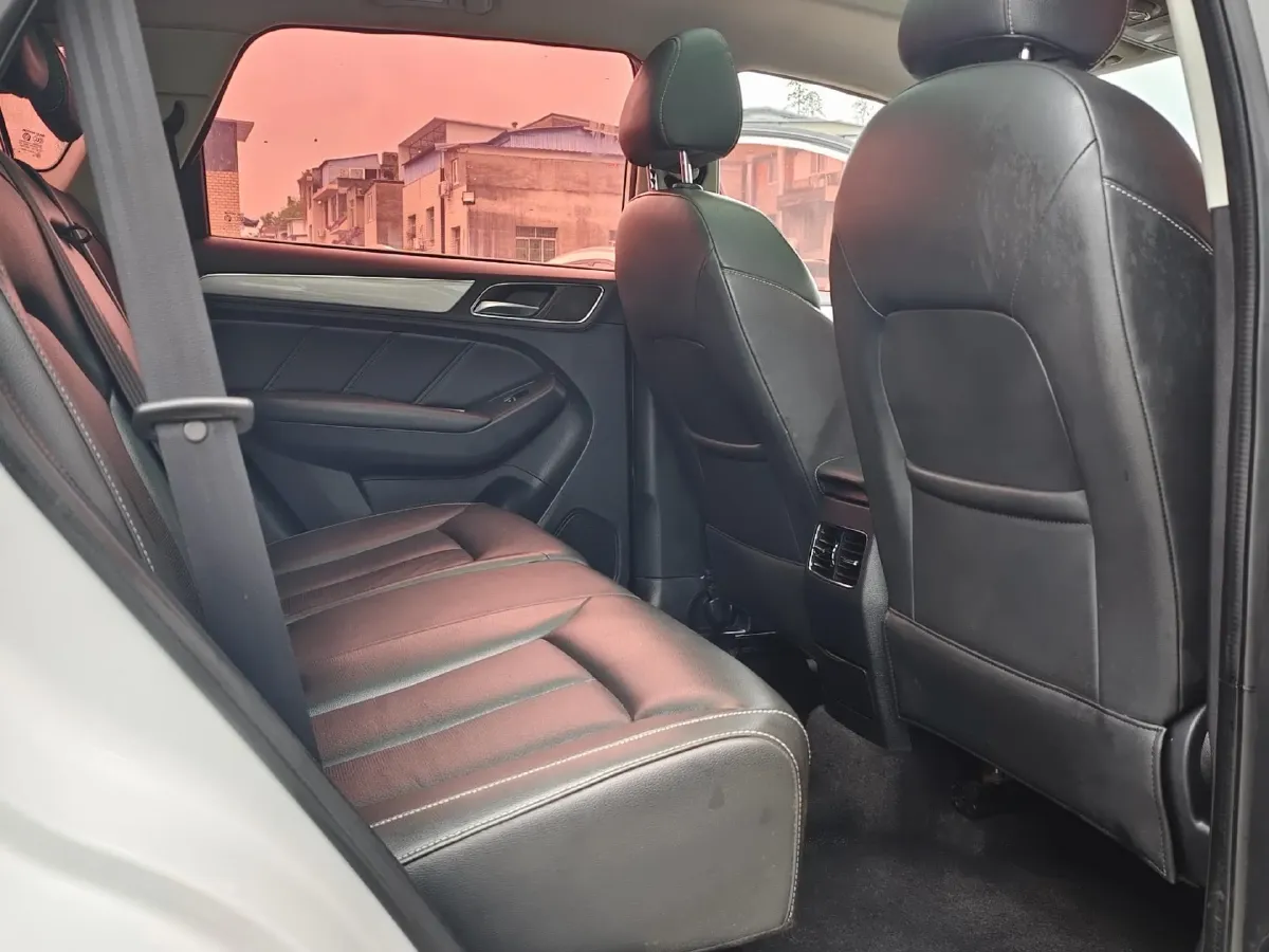 2017 Roewe RX5 1.5T 169HP L4 7DCT,autocango,china used car exporter,china ev exporter,chinese used car exporter,chinese used ev exporter