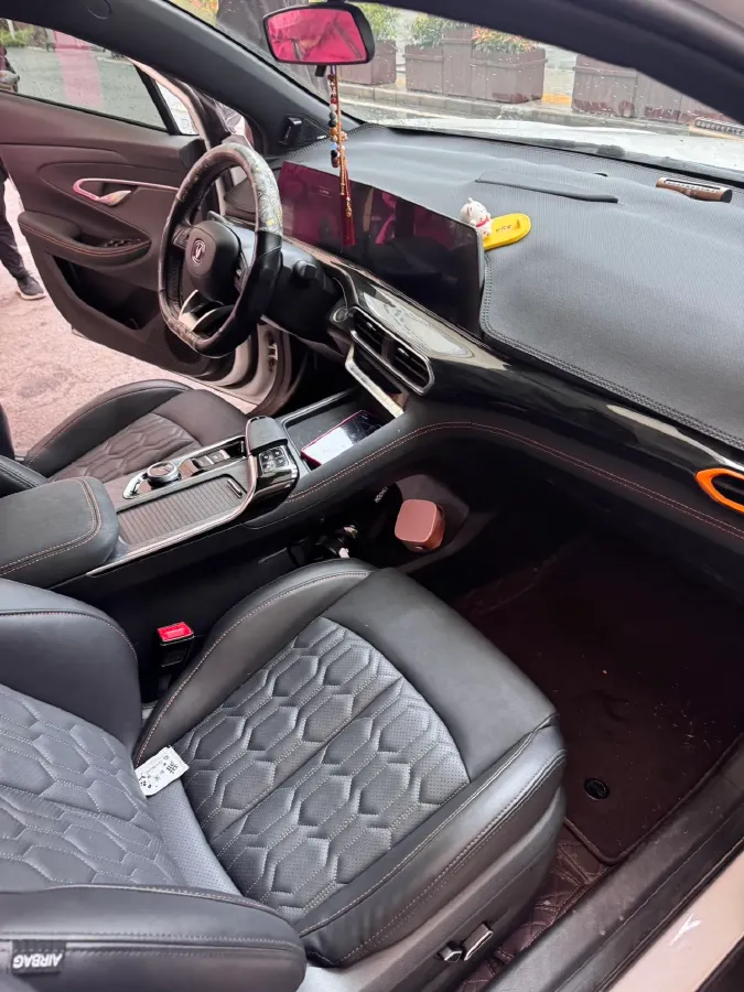 2022 ChangAn UNI-T 1.5T 188HP L4 7DCT,autocango,china used car exporter,china ev exporter,chinese used car exporter,chinese used ev exporter