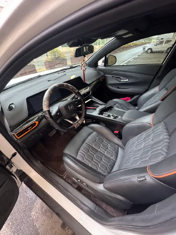 2022 ChangAn UNI-T 1.5T 188HP L4 7DCT,autocango,china used car exporter,china ev exporter,chinese used car exporter,chinese used ev exporter