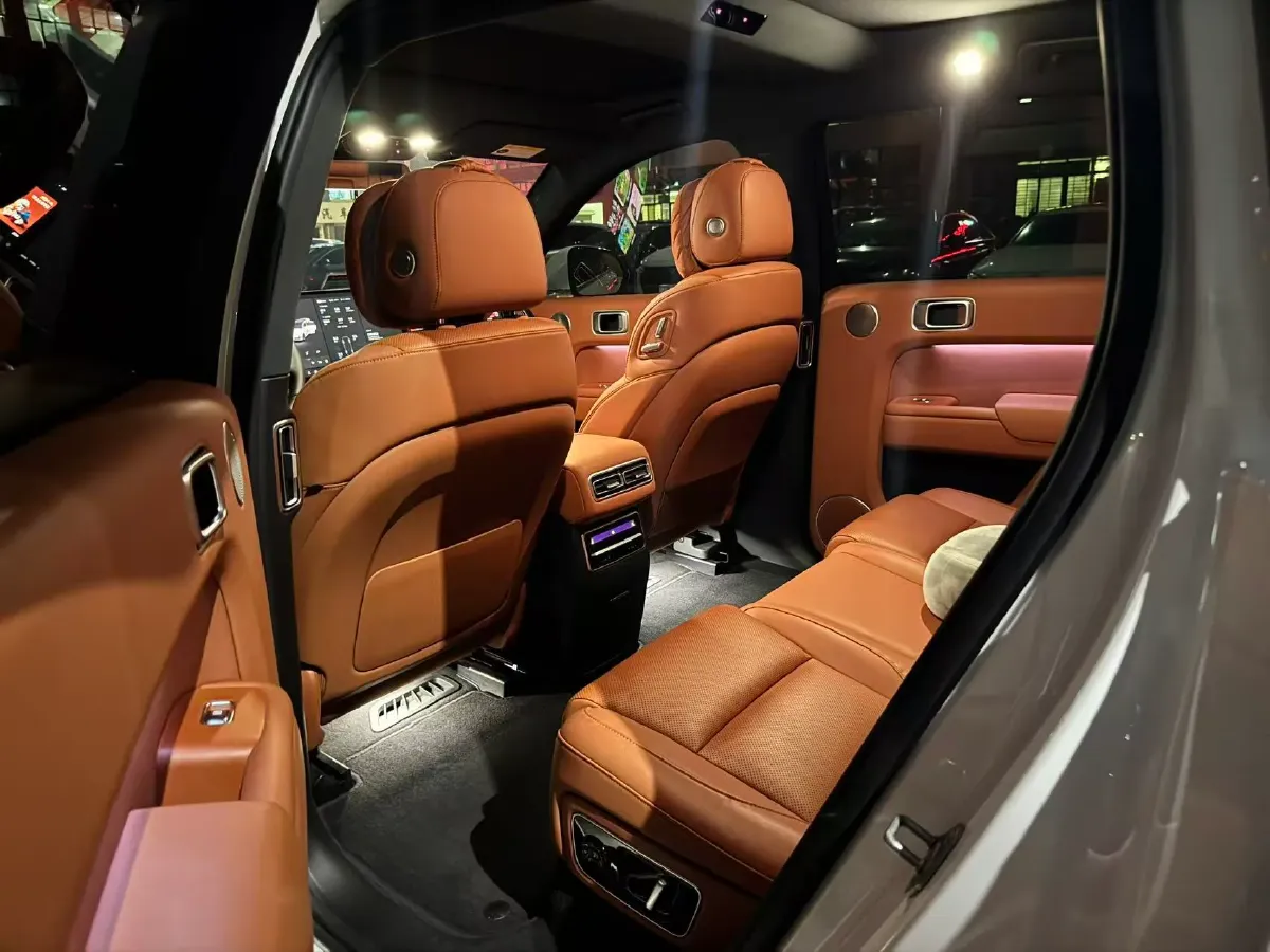 2024 Li L8 Range Extended 154HP REEV 42.8KWH,autocango,china used car exporter,china ev exporter,chinese used car exporter,chinese used ev exporter