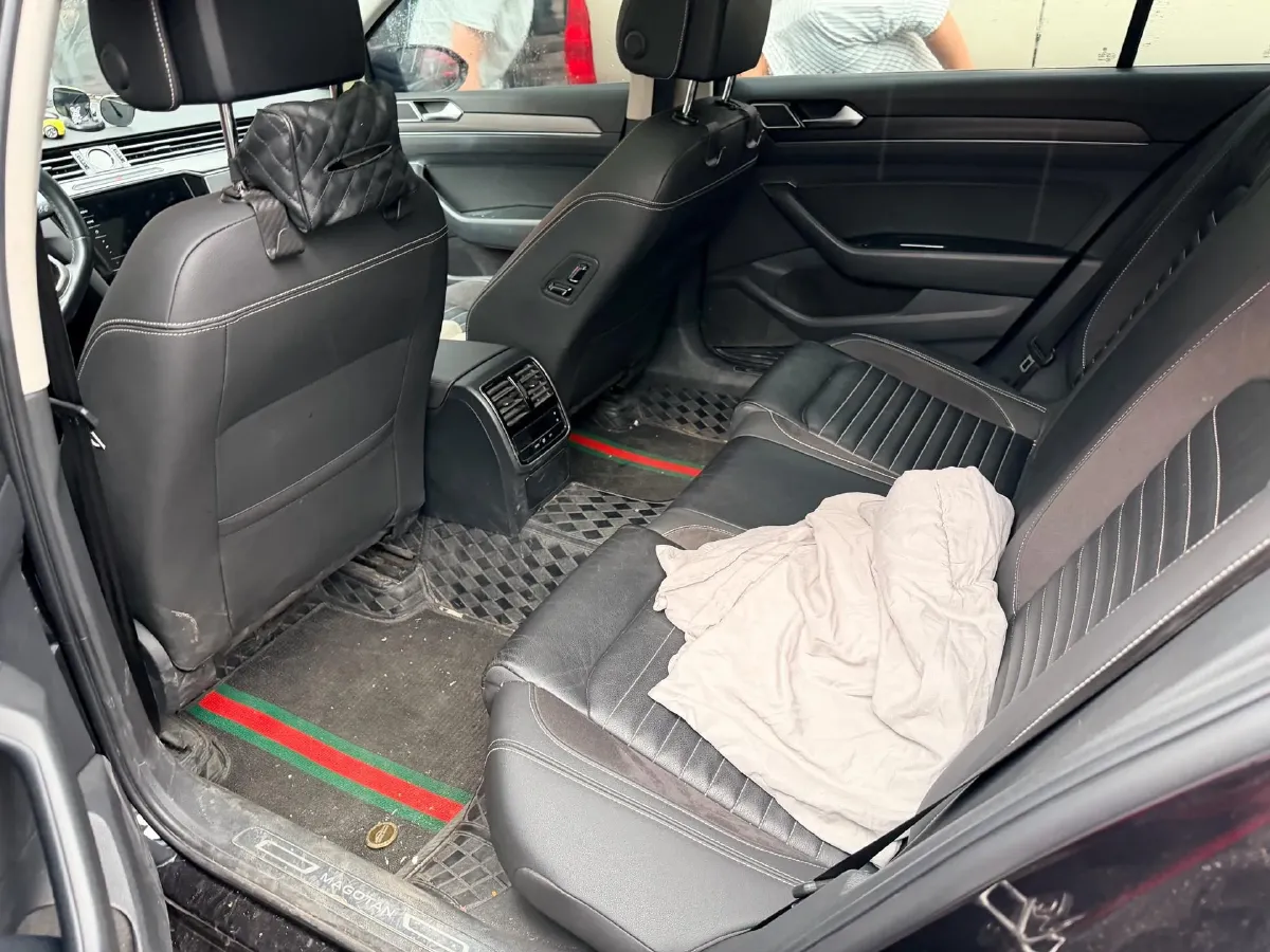 2020 Volkswagen Magotan 2.0T 186HP L4 7DCT,autocango,china used car exporter,china ev exporter,chinese used car exporter,chinese used ev exporter