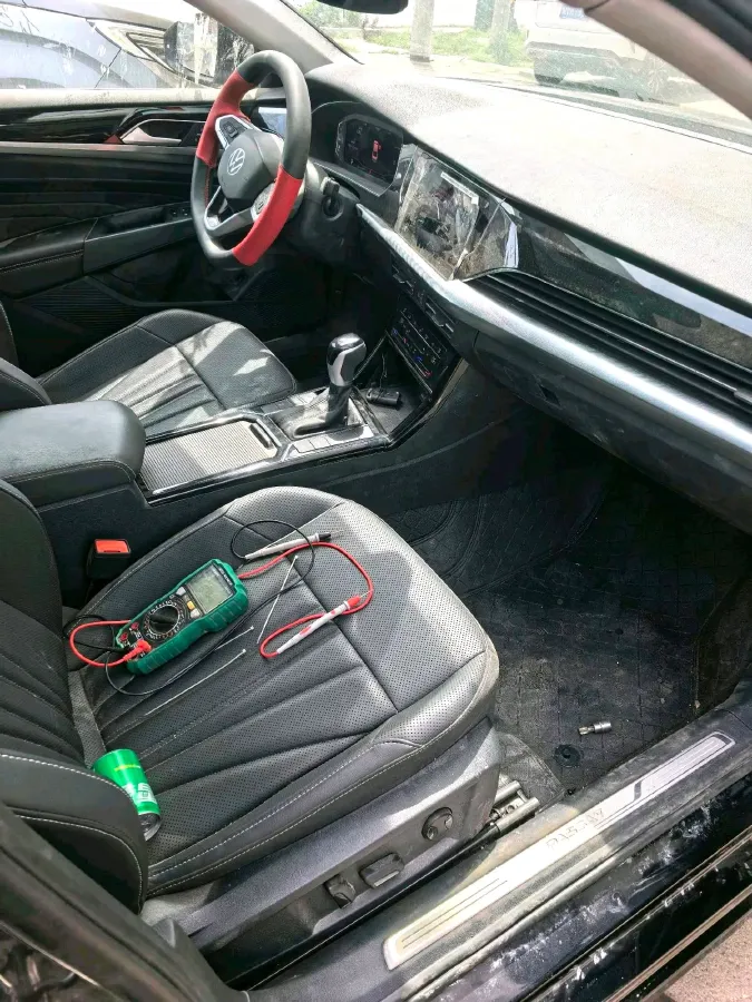 2025 Volkswagen Passat 2.0T 220HP L4 7DCT,autocango,china used car exporter,china ev exporter,chinese used car exporter,chinese used ev exporter