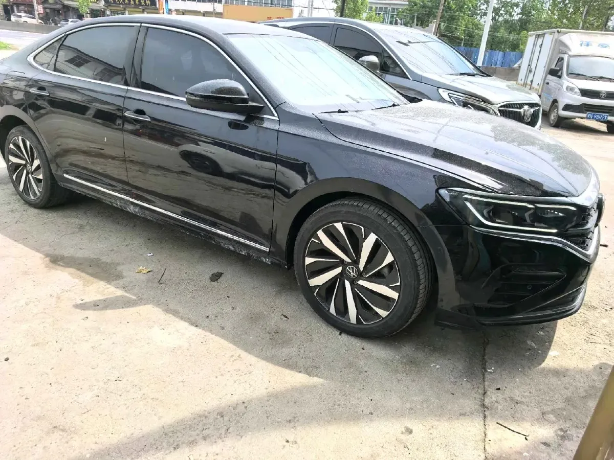 2025 Volkswagen Passat 2.0T 220HP L4 7DCT,autocango,china used car exporter,china ev exporter,chinese used car exporter,chinese used ev exporter