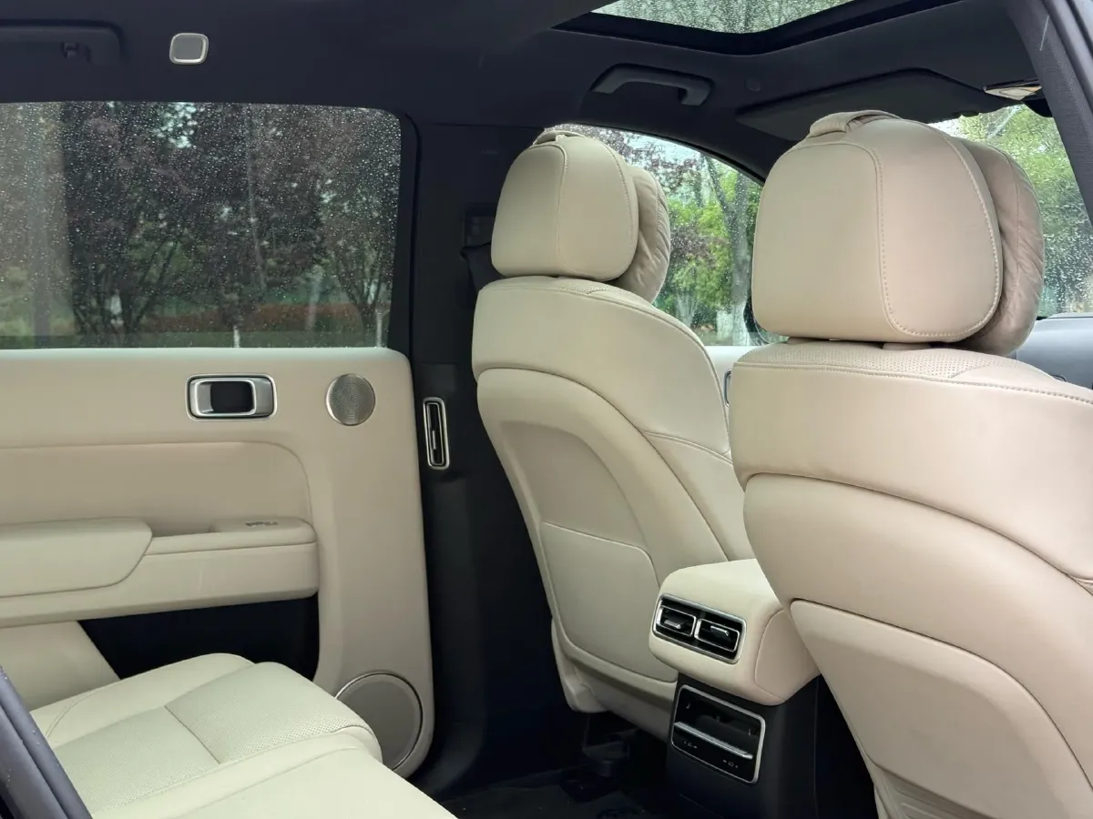 2023 Li L7 Range Extended 154HP REEV 40.9KWH,autocango,china used car exporter,china ev exporter,chinese used car exporter,chinese used ev exporter